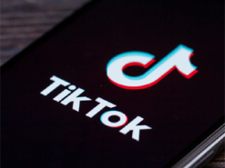 Знову проблема з даними. FCC просить Google та Apple видалити TikTok