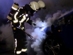 Пожарные в Германии 5 часов тушили загоревшийся электрокар