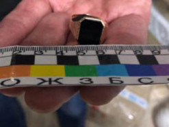 В Днепре двое мужчин пытались подменить посылку на почте: им грозит до 6 лет тюрьмы