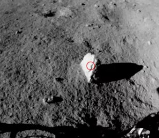 Китайский луноход Yutu-2 обнаружил «километровый столбик» на обратной стороне Луны