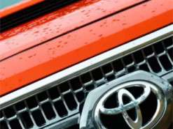 Toyota сокращает производство на 20% из-за нехватки микросхем