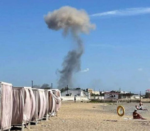 З’явилися супутникові фото аеродрому в Криму за кілька годин до вибухів: які літаки там зберігалися