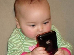 Забавные фото людей, не способных оторваться от гаджетов