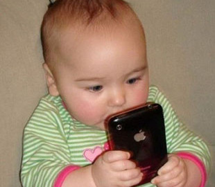 Забавные фото людей, не способных оторваться от гаджетов