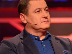 С нардепом в прямом эфире произошел конфуз из-за любопытства дочери: забавное видео