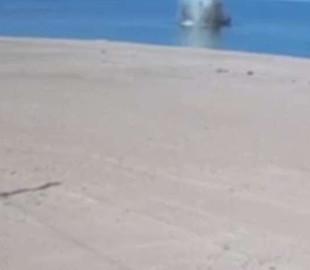 Опубликовано видео взрыва на пляже под Одессой, при котором погиб мужчина