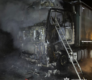 На Буковині судитимуть злочинця, який на замовлення в інтернеті підпалив вантажівку