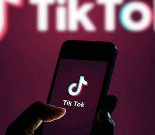 Десятки детей попали в больницу из-за опасного челленджа в Тик Ток