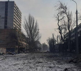 «Батьки невдовзі загинули у Маріуполі»: затримали шахрая, який взяв у жінки гроші, але так і не евакуював її рідних