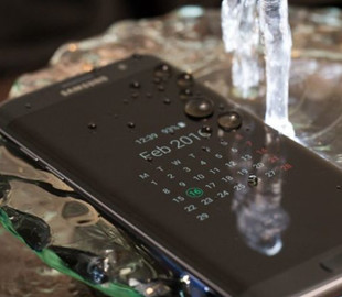 Експерт пояснив українцям, чому не можна йти зі смартфоном у ванну