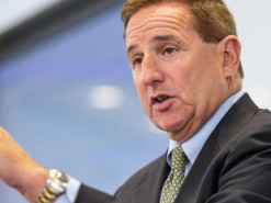 Глава Oracle временно покинул свой пост в связи с болезнью