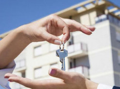 У Калуші викрили 35-річного держреєстратора, який займався квартирними махінаціями