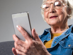 Бесплатный смартфон от Зеленского: можно ли будет продать телефон