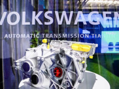 Volkswagen сократила производство автомобилей из-за дефицита чипов