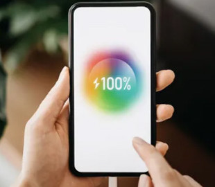 Які налаштування на Android непомітно зʼїдають батарею: як вимкнути