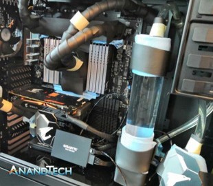 Для разгона 28-ядерного процессора Intel использовал холодильный агрегат