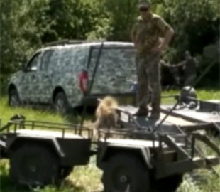 Українські бійці представили нову розробку — наземний дрон “Махно”