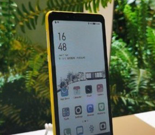 Представили первый в мире смартфон с экраном на цветных чернилах