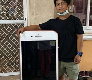 Таиландец вместо iPhone 7 получил стол в виде огромного телефона