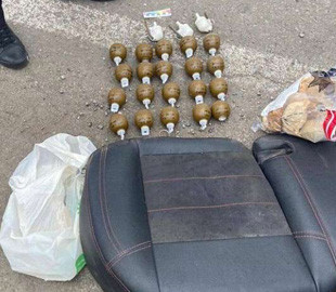 У Дніпропетровській області на блокпосту зупинили машину, напхану гранатами