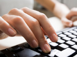 Учителя из школы онлайн наделали массу ошибок: топ фейлов на видео