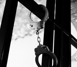 У Дніпрі затримали чоловіка, який залучив 17-річного сина до коригування російських ударів