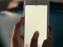 Samsung показала, как страдают пользователи iPhone