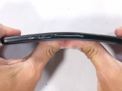 Новый флагманский смартфон HTC назвать прочным нельзя