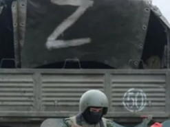 Премьер Словении показал, как у россиян появился символ "Z"