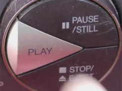 Видео с первыми шагами сына вернулось к родителям через 25 лет