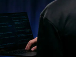 Українського хакера судитимуть у США через участь в одній з найвідоміших хакерських банд світу