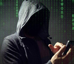 «Вашу картку заблоковано»: як житель Кременчука за 20 хвилин «подарував» шахраям 100 тисяч гривень