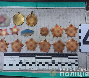 В Одессе вынесли приговор женщине, торговавшей советской символикой на Староконке (фото)