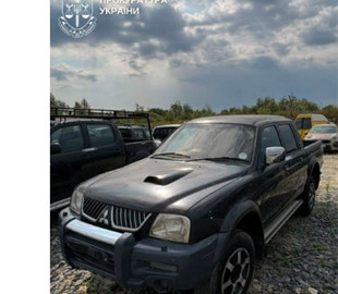Продавав на OLX авто, які мали їхати на фронт: на Львівщині судитимуть псевдоволонтера