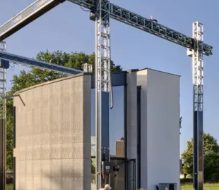 На крупнейшем 3D-принтере в Европе напечатали двухэтажный дом
