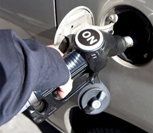 Ціни на бензин у листопаді: чи вплинуть атаки РФ на ситуацію на ринку