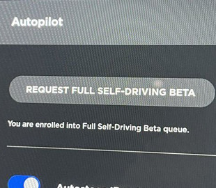 Новая бета-версия FSD позволяет электромобилям Tesla самостоятельно маневрировать в городском потоке