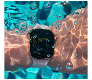 Чоловік знайшов свій Apple Watch в океані. Після 1,5 року на дні годинник запрацював як новий