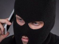 Коханці, банкіри і криптотрейдери: як аферисти обманюють українців