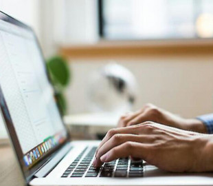 Глава Palantir Technologies заявив, що в епоху ШІ виживуть лише два типи фахівців