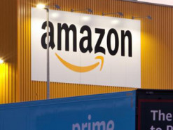 Amazon видалив 200 мільйонів фейкових оглядів товарів