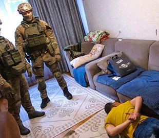 В Одесі батько із сином переправляли «липових» студентів за кордон