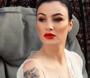 Приходько у костюмі вільного крою показала прогулянку з молодшим сином