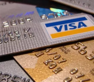 Знайшов чужу картку та пішов шопитись: на Полтавщині засудили чоловіка