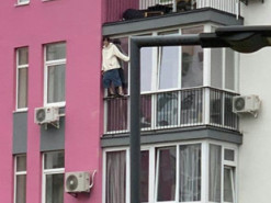 "Синий кит" вернулся? В Киеве подросток пытался покончить с собой