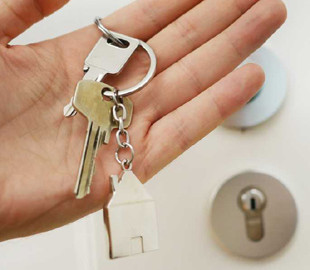 На Хмельниччині шахрай видурив у волонтера гроші за "оренду" житла для переселенців