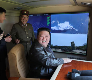 У Південній Кореї заборонили пісню про Кім Чен Ина, яка стала вірусною у соцмережах