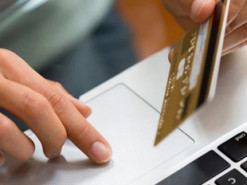 Усередині посилки – сміття: шахраї виманюють гроші у українців