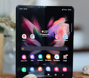 Samsung удвоит ёмкость флеш-накопителя в гибких смартфонах нового поколения