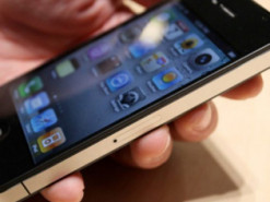 В киевском магазине покупательница украла два телефона у продавцов